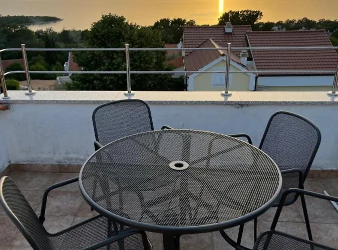 Hanka Apartamento Njivice